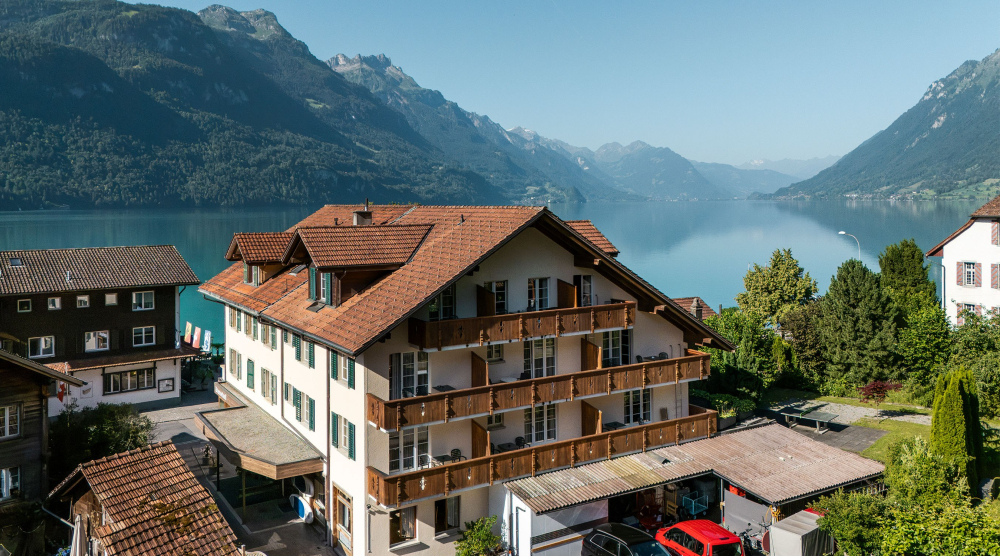 Aussenansicht loewen hotel brienzerburli brienz 05